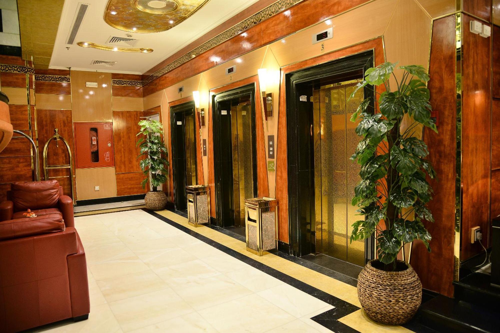 Golden Tulip Al Shakreen Médine Extérieur photo