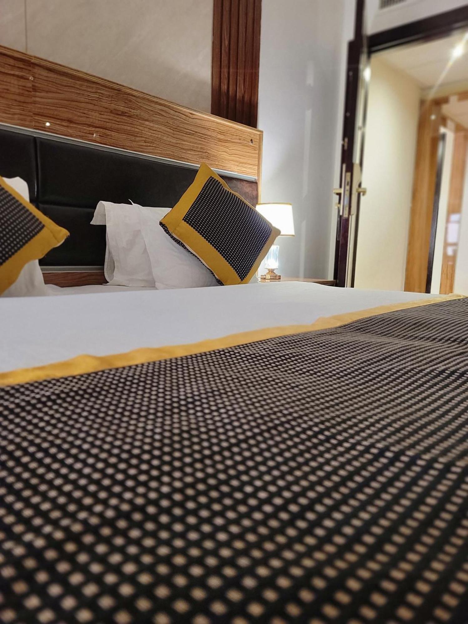 Golden Tulip Al Shakreen Médine Extérieur photo