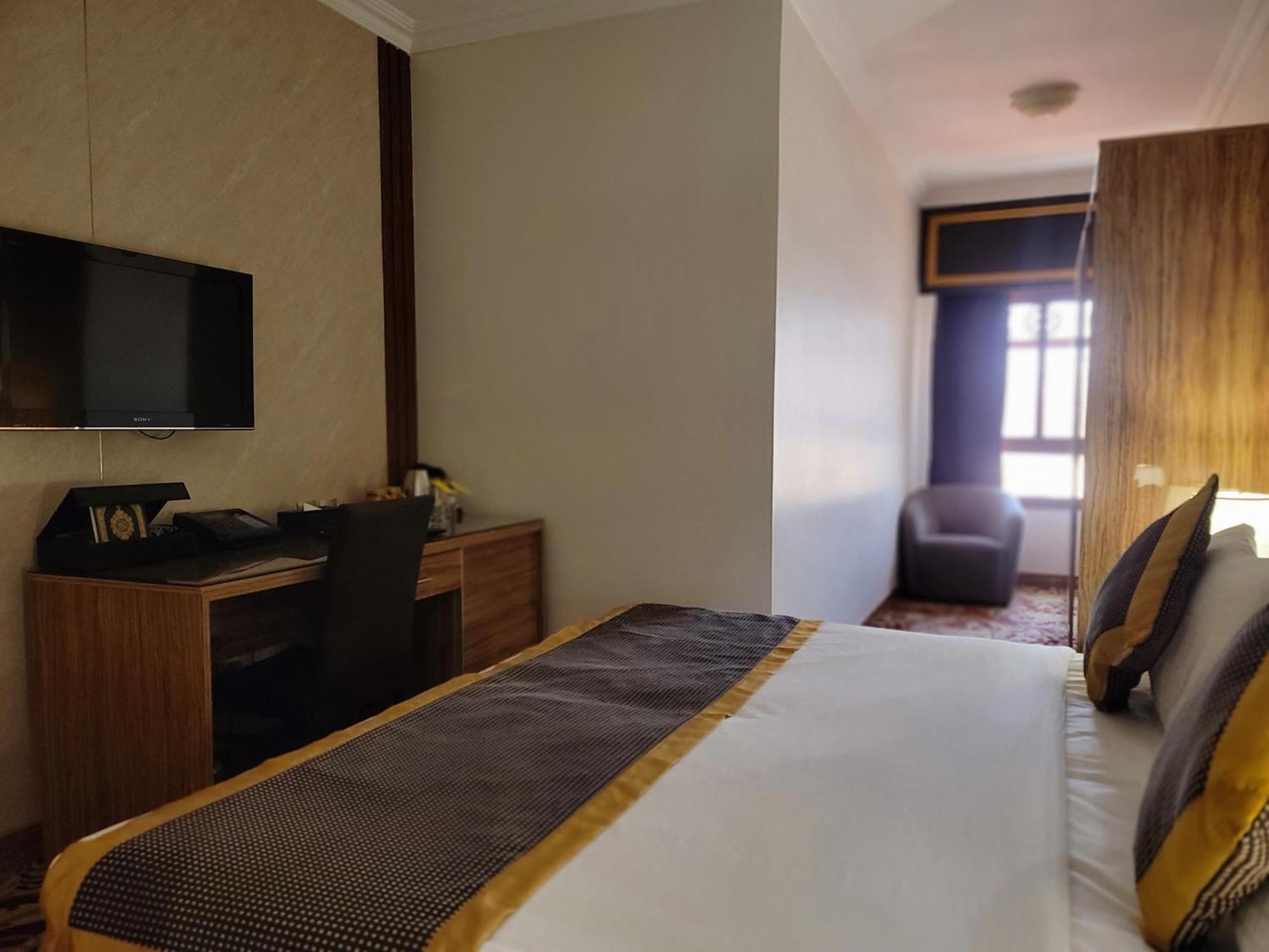 Golden Tulip Al Shakreen Médine Extérieur photo