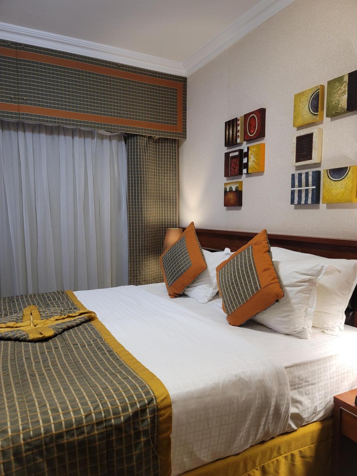 Golden Tulip Al Shakreen Médine Extérieur photo
