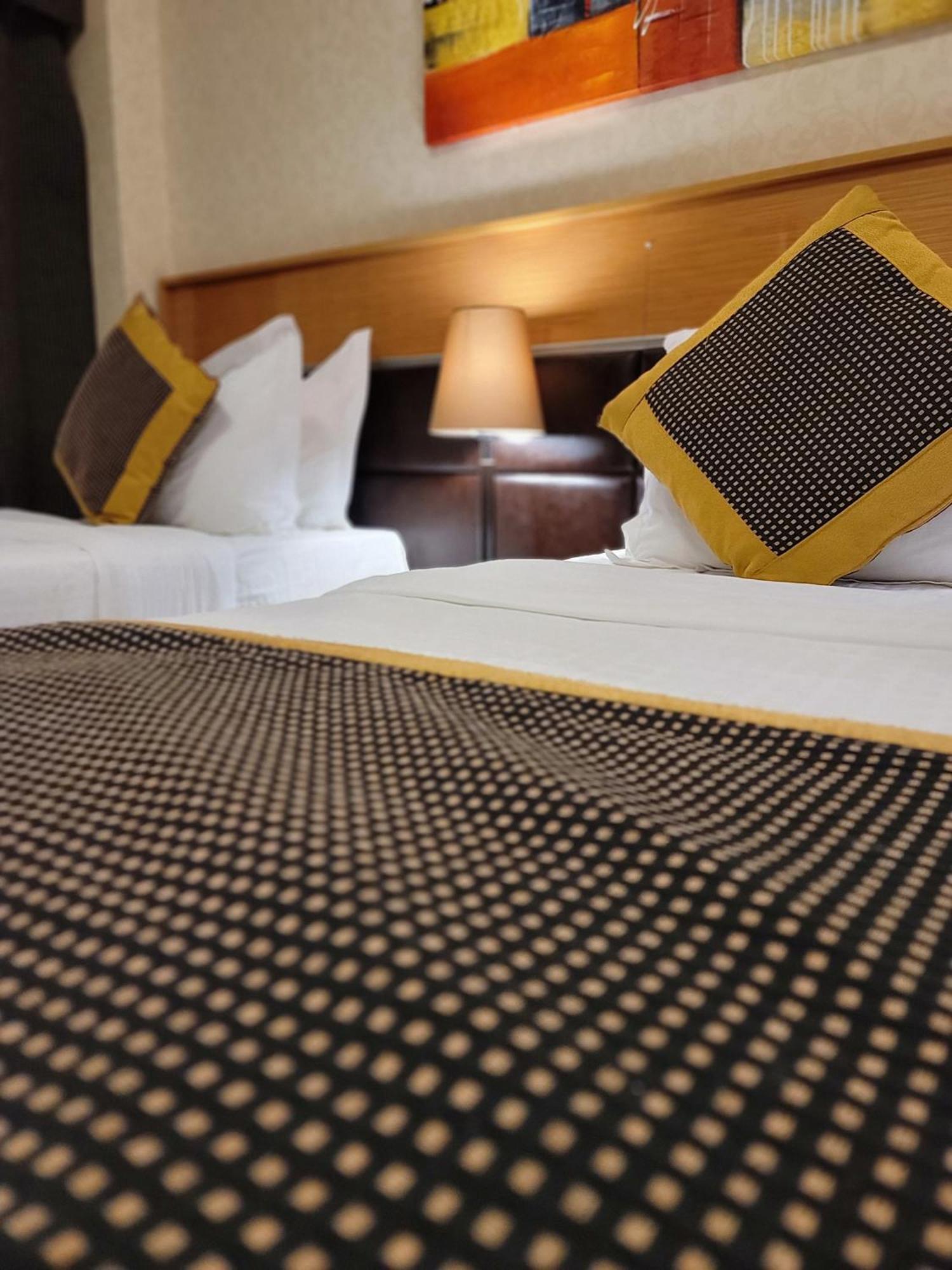 Golden Tulip Al Shakreen Médine Extérieur photo