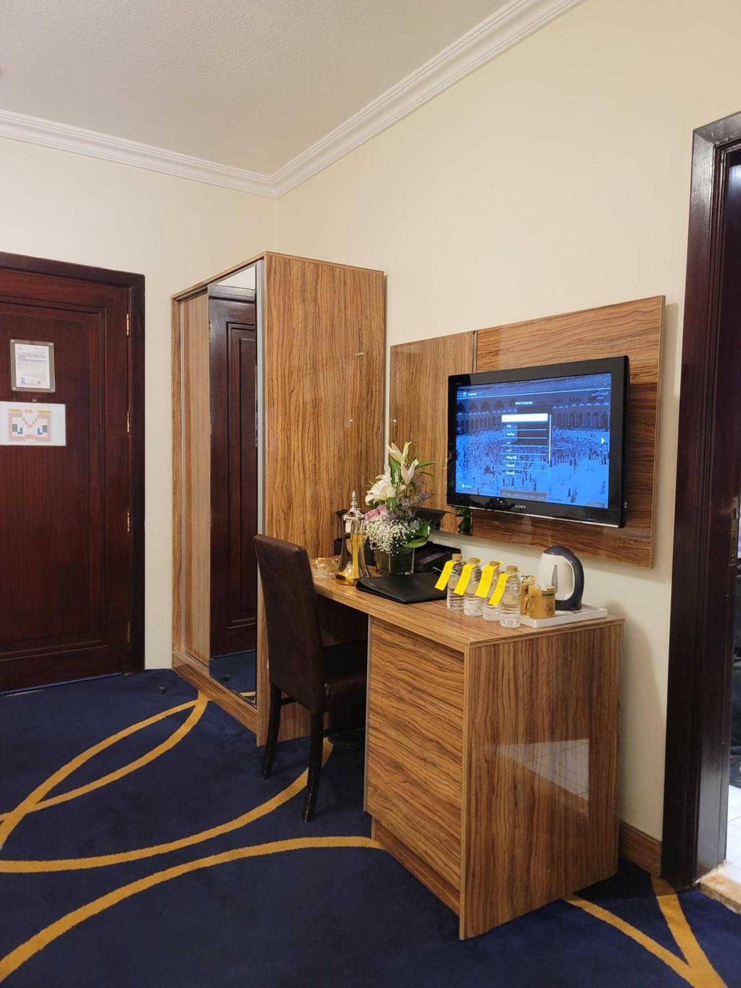 Golden Tulip Al Shakreen Médine Extérieur photo